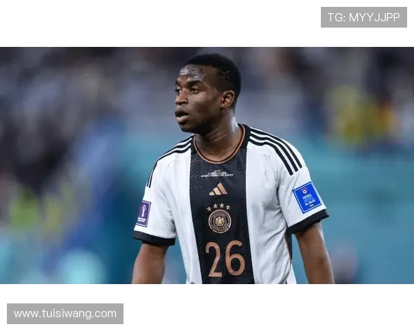 楚阿梅尼的崛起与挑战：探讨这位年轻球员在足球世界中的未来潜力与发展方向